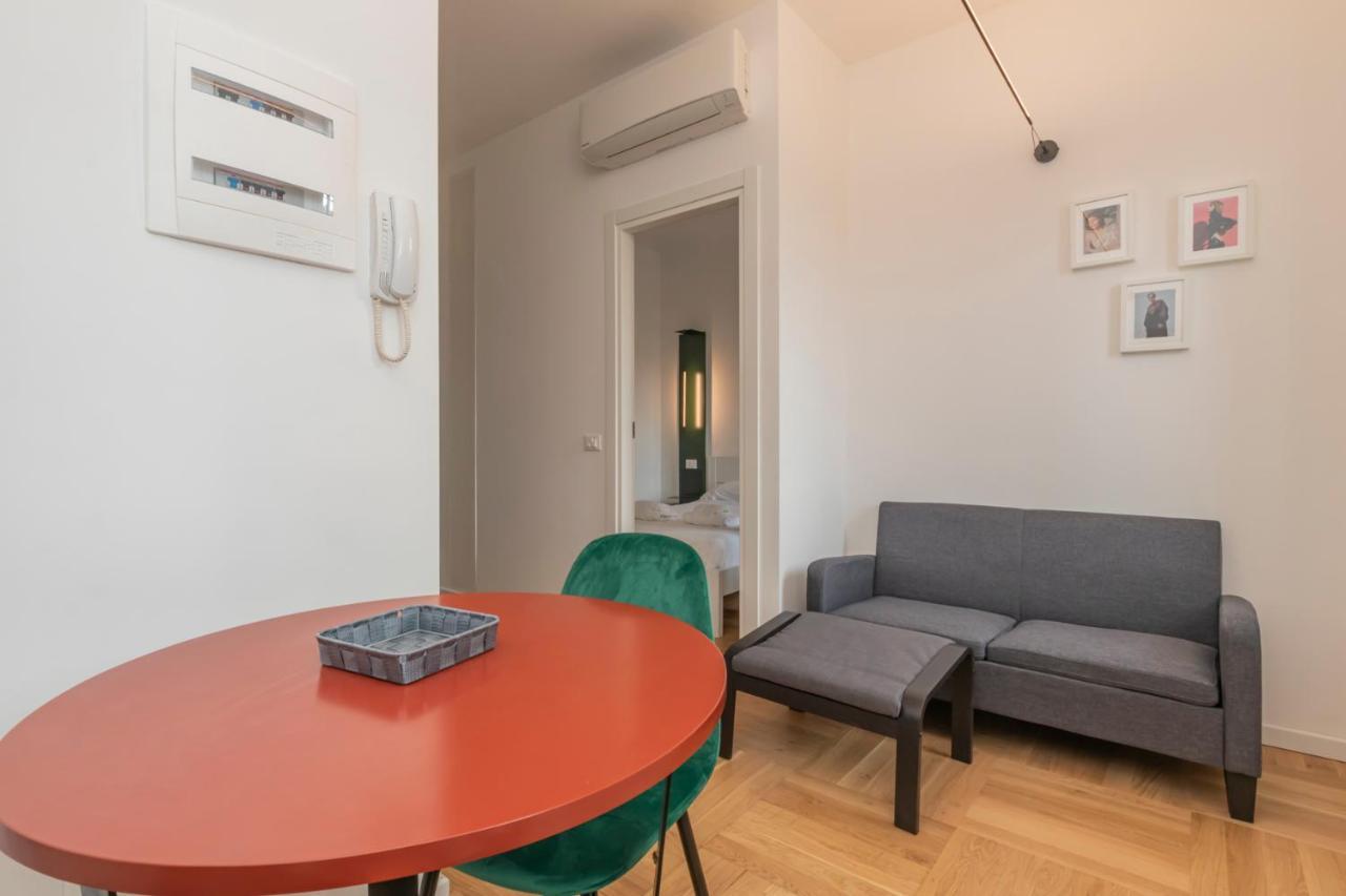Luxury Apartment Savona 65 Milano Exteriör bild